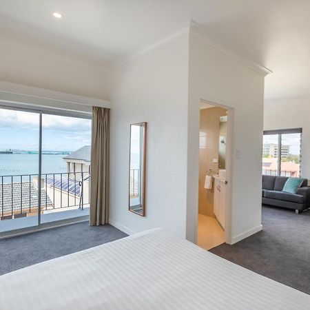 Bay 10 - Suites And Apartments Port Lincoln Bagian luar foto