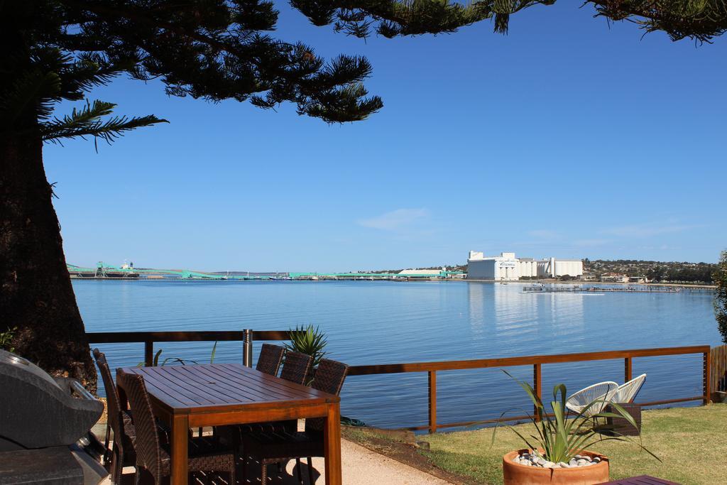 Bay 10 - Suites And Apartments Port Lincoln Bagian luar foto