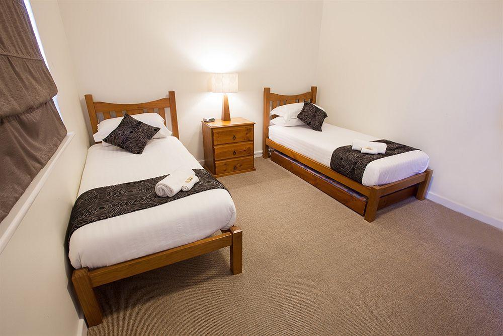 Bay 10 - Suites And Apartments Port Lincoln Bagian luar foto