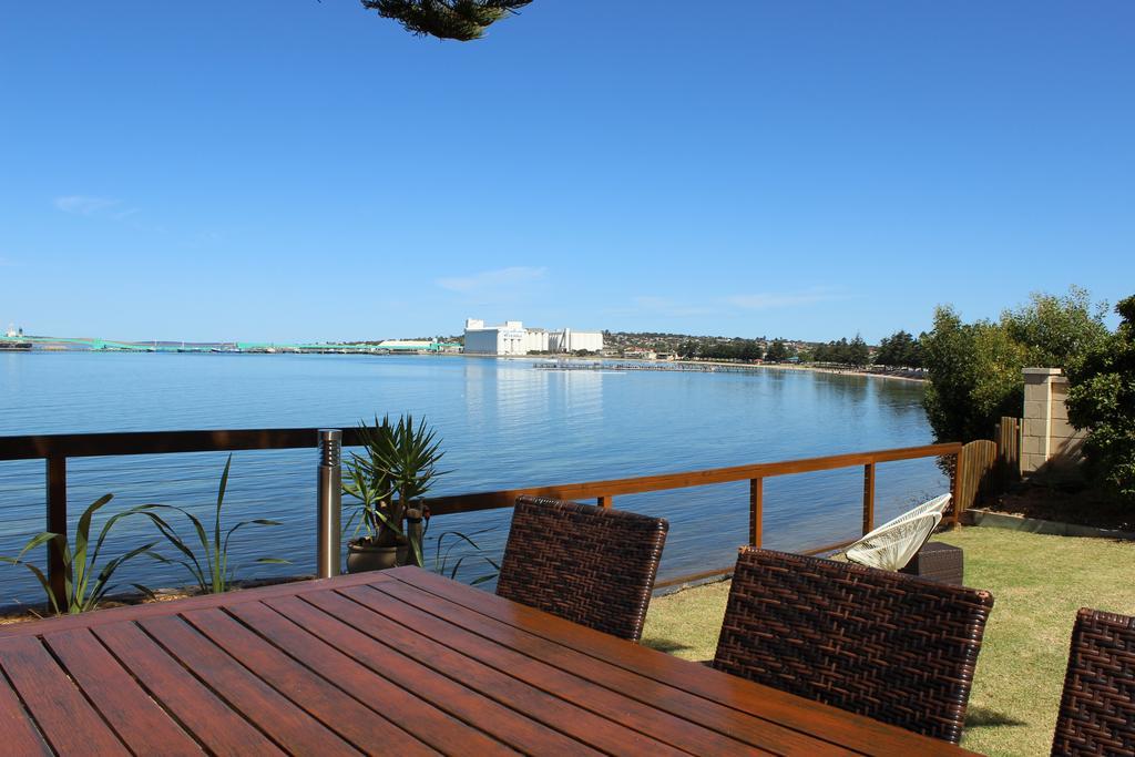 Bay 10 - Suites And Apartments Port Lincoln Bagian luar foto