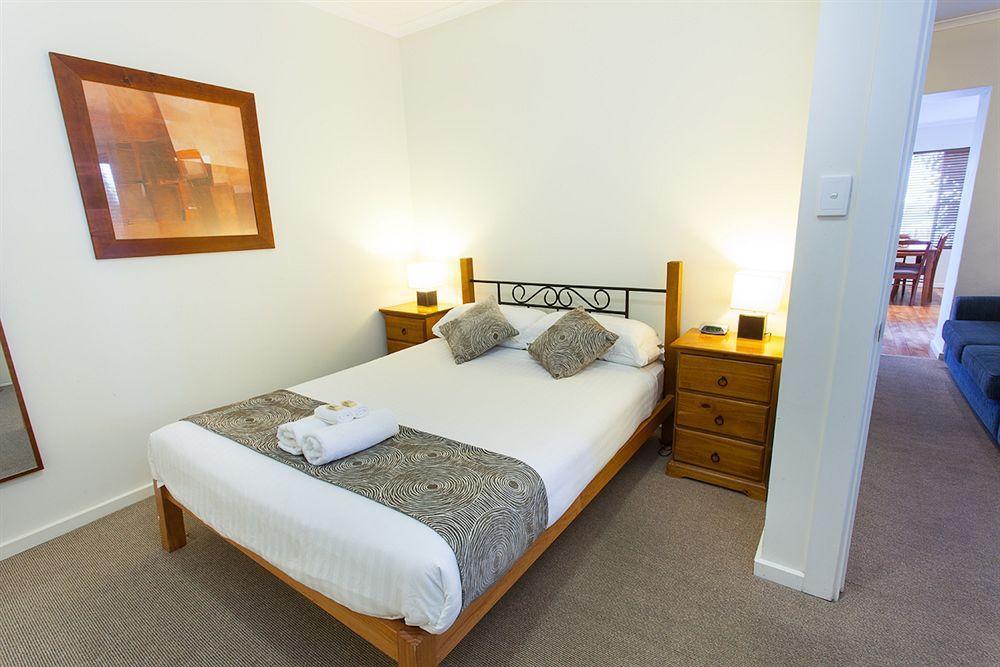 Bay 10 - Suites And Apartments Port Lincoln Bagian luar foto