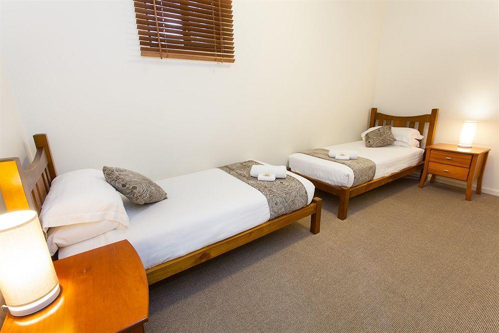 Bay 10 - Suites And Apartments Port Lincoln Bagian luar foto