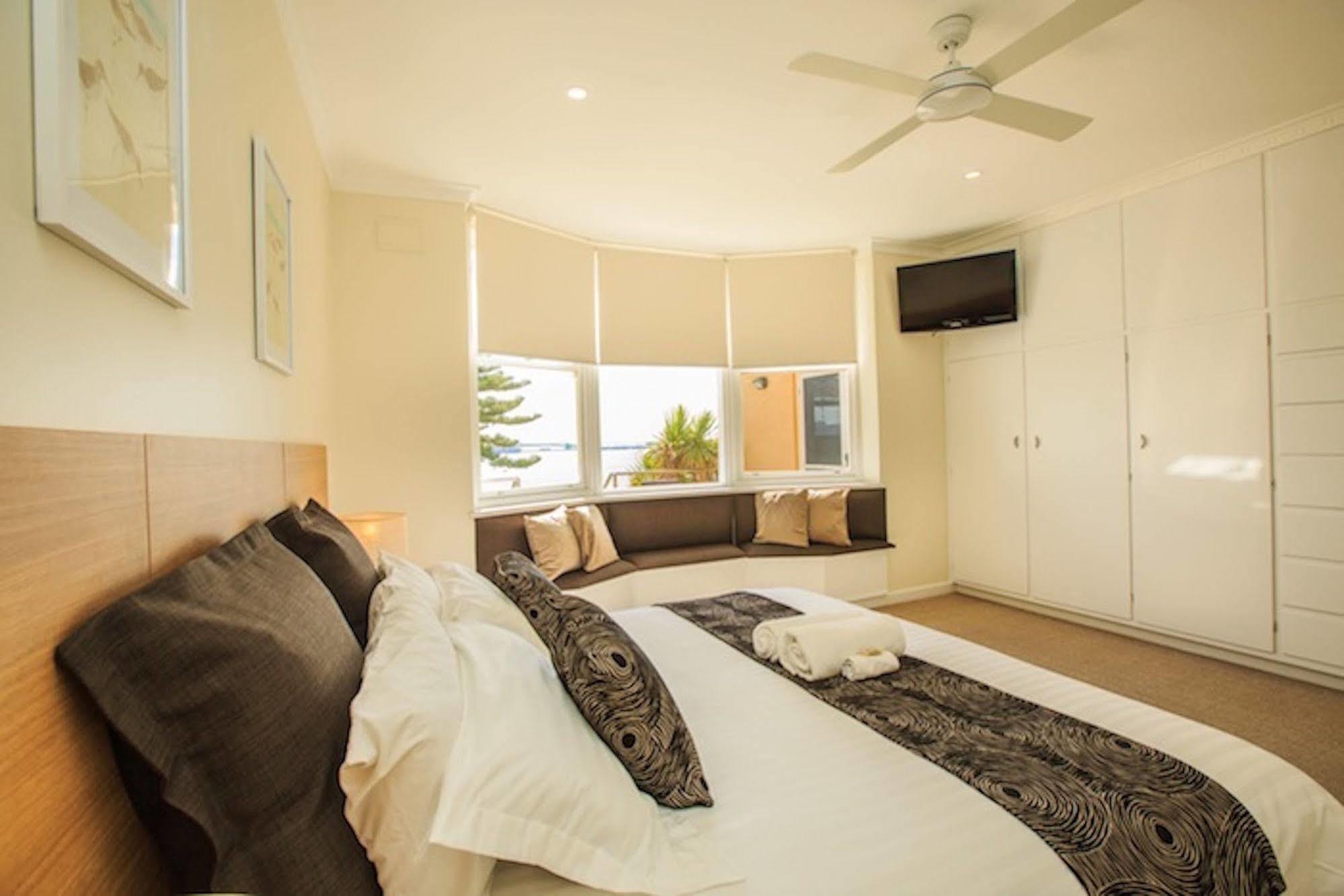 Bay 10 - Suites And Apartments Port Lincoln Bagian luar foto