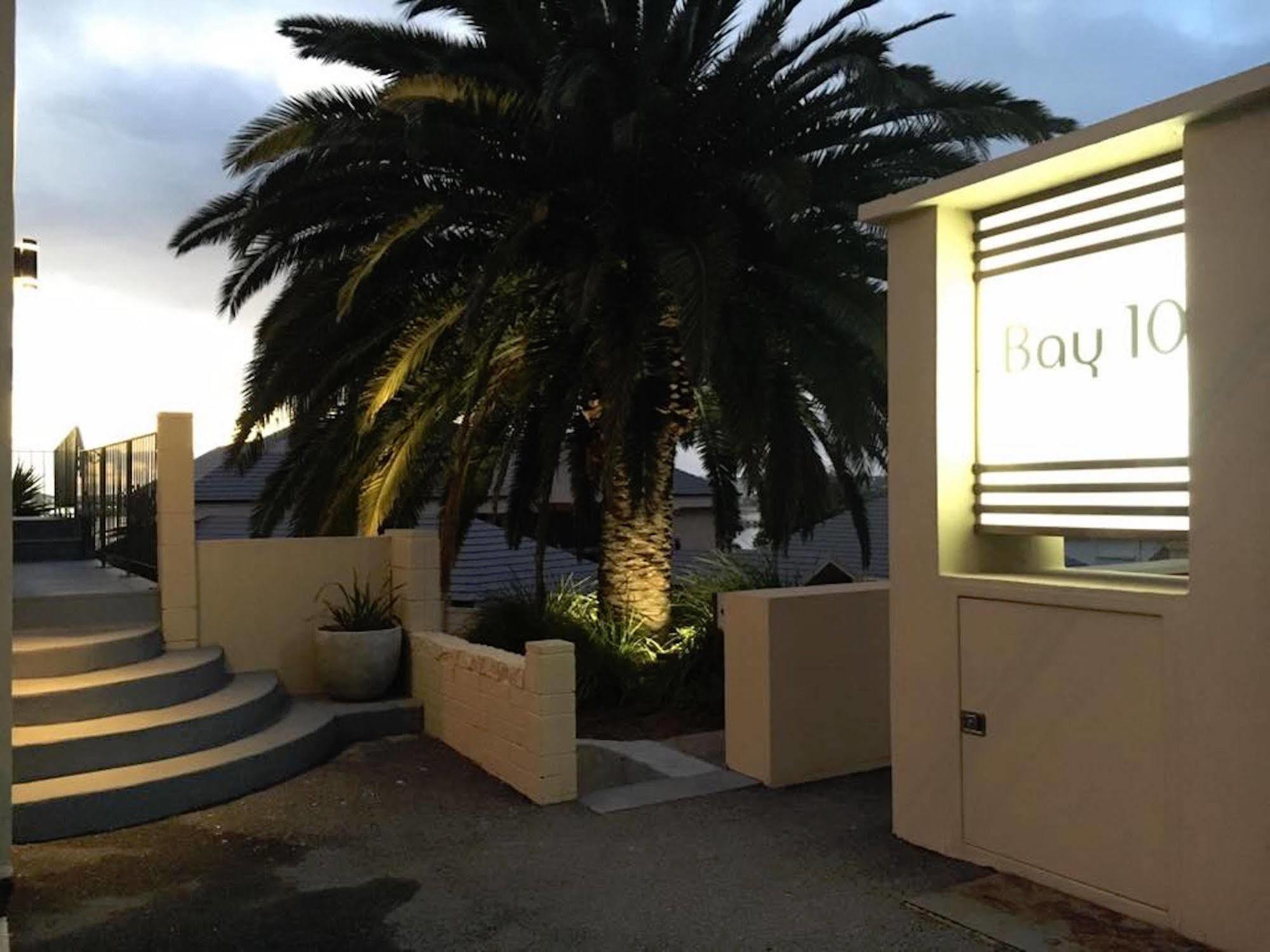 Bay 10 - Suites And Apartments Port Lincoln Bagian luar foto