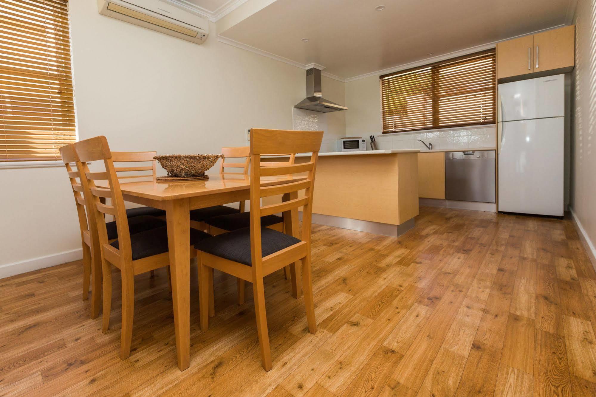 Bay 10 - Suites And Apartments Port Lincoln Bagian luar foto