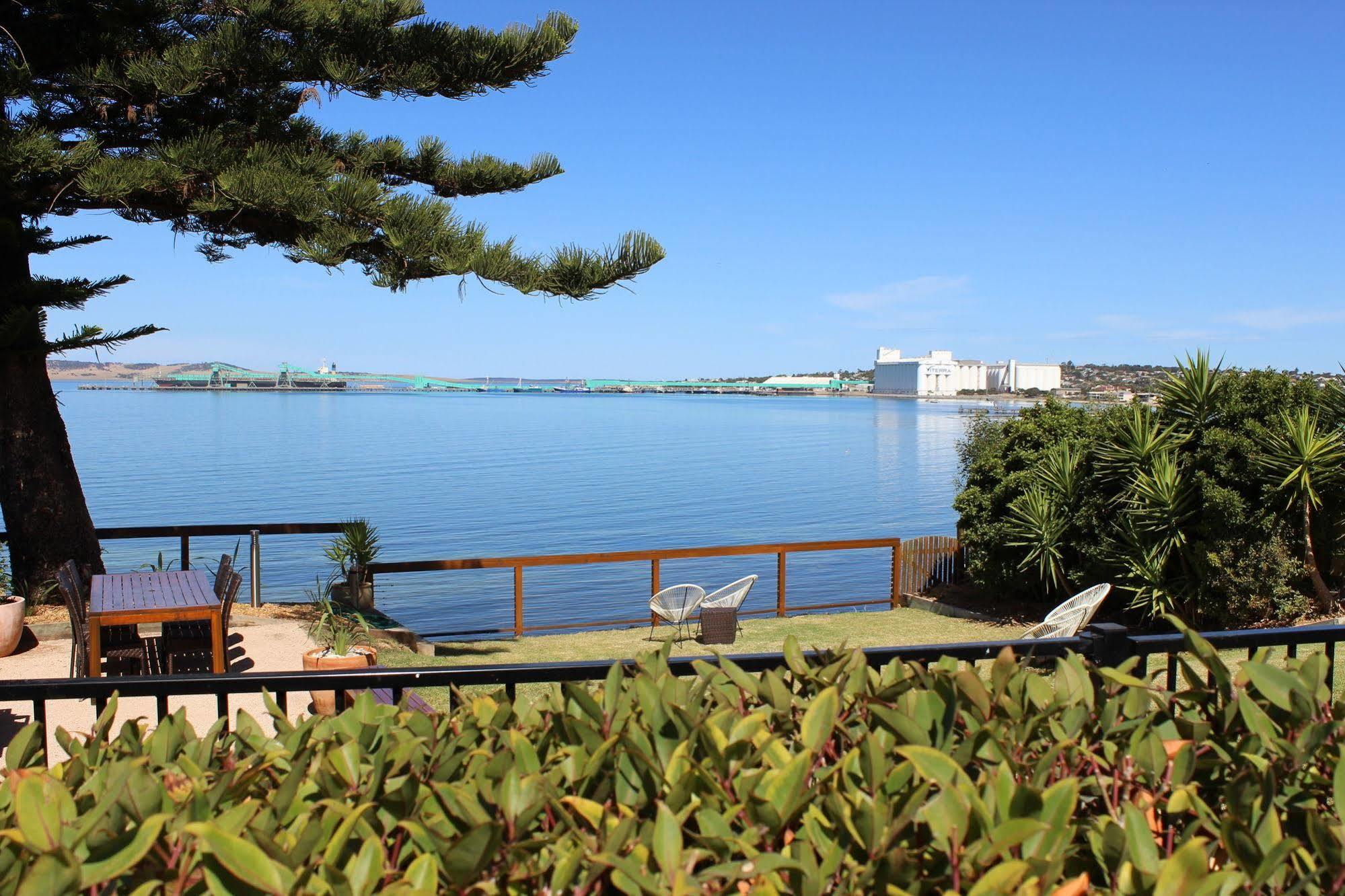 Bay 10 - Suites And Apartments Port Lincoln Bagian luar foto